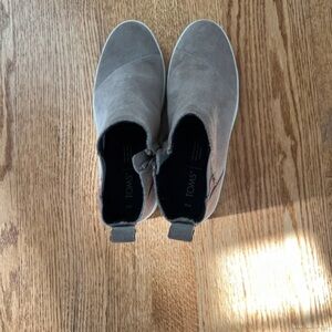 Toms Women's Taupe Suede Winter Boots